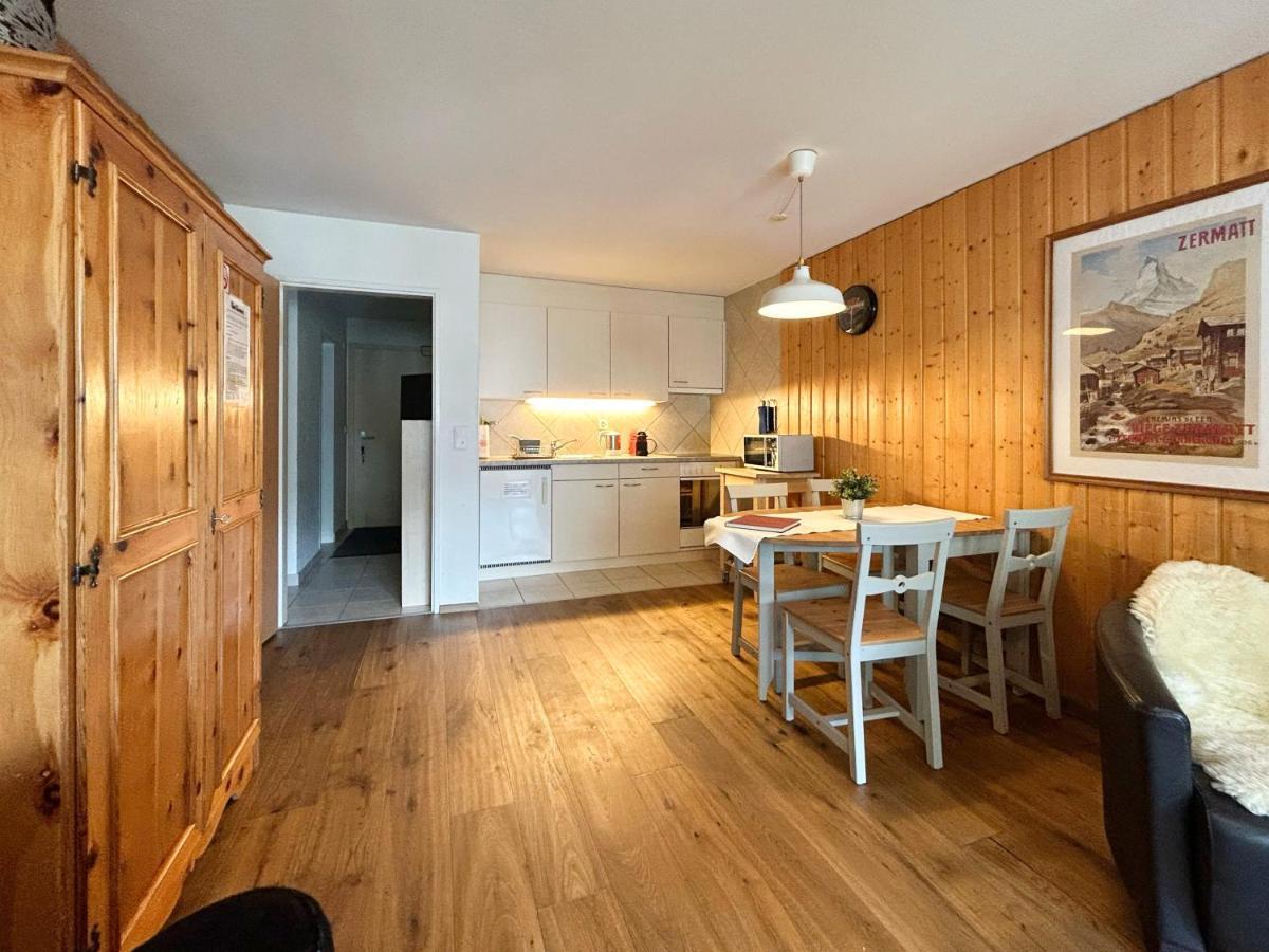 Beautiful Apartment In Zermatt With A Breathtaking View Of The Matterhorn Екстер'єр фото