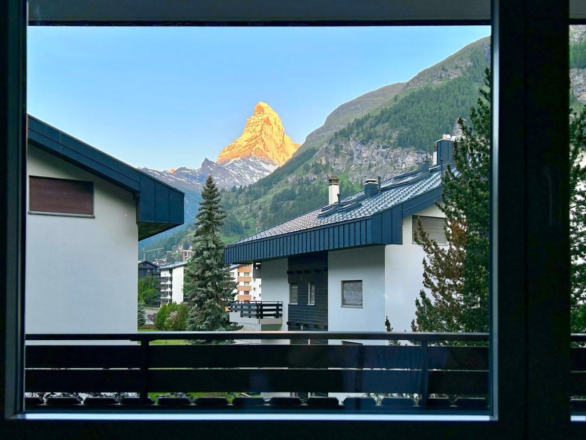 Beautiful Apartment In Zermatt With A Breathtaking View Of The Matterhorn Екстер'єр фото