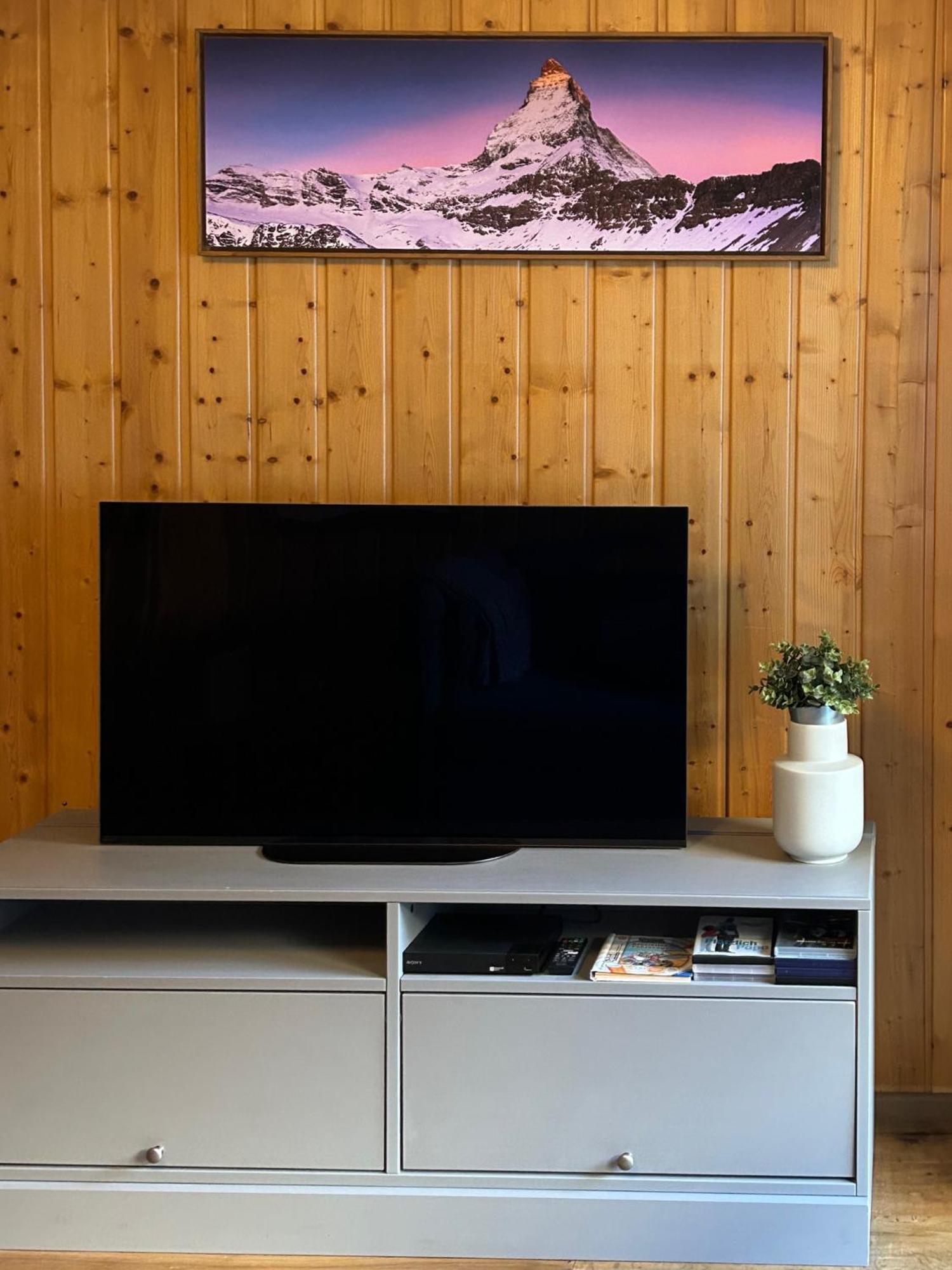 Beautiful Apartment In Zermatt With A Breathtaking View Of The Matterhorn Екстер'єр фото